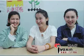 老人晕倒街头 新疆师大三名女学生守护一个半小时图片