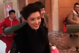 周涛将主持山东卫视春晚，地方台能请到央视一姐真是在全国长脸了视频封面