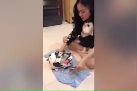 泰国妹子砸开储存罐 这是要发财的节奏吗？视频封面