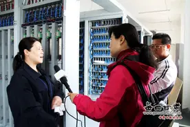 铁路信号灯的“眼科医生”图片