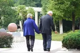 愿无岁月可回头，且以深情共白首图片