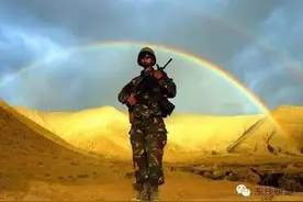 自诉我是一名警卫兵，我常寄足于方寸图片