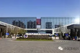 中国军校“大阅兵”：解放军信息工程大学图片