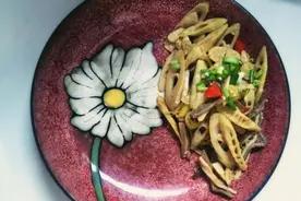 冰箱减肥记之手剥笋炒猪肚图片