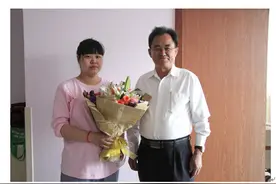 非药物无痛分娩世界第一人赵文忠教授母亲节慰问产妈妈图片