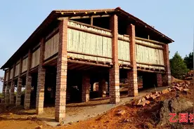 南方养殖黑山羊，用竹子建设羊棚，冬暖夏凉少生病视频封面
