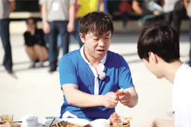 黄渤:太有才其实很苦恼图片