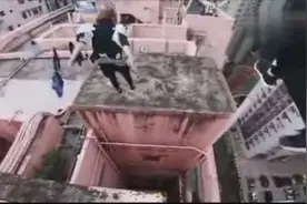 第一视角高楼跑酷看完你腿发麻么视频封面