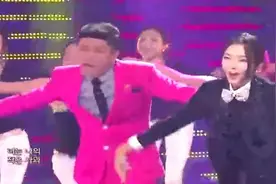 筷子兄弟 裴涩琪现场同台跳《小苹果》，这才是原版视频封面