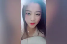 女朋友卖萌系列：一天到晚只知道吃鸡？