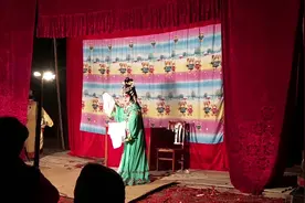 广西农村最具特色的牛歌戏，此戏只有平南有，男女老少都爱看图片