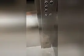 你们猜猜这个电梯有多少层，感觉我坐了假电梯呢视频封面