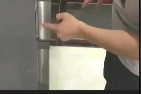 冰箱门封条吸不住有办法，只需这样一做，几秒钟就能修复！