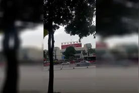 从南宁东站坐地铁用了30多分钟，来到了这里南宁江南客运站视频封面