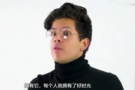 国外小哥恶搞苹果iPhoneX，诚挚推荐菠萝手机