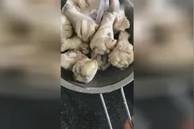 喊菜哥最新教程：我以前也这样做菜，后来老板把我炒了视频封面