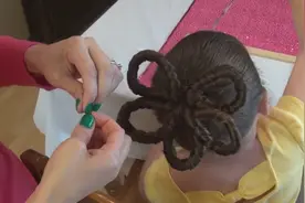 你还在为闺女过年盘什么样的发型发愁吗?看完这个你就会行动了！视频封面