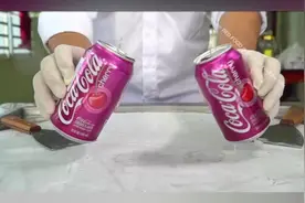 用最难喝的樱桃味可乐做冰淇淋，这个味道恐怖