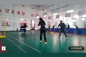 我的羽毛球场地，一个免费室内球场，我的球友平均年龄稍微大点！