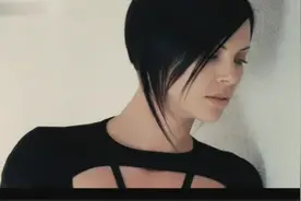 美女，你这种越狱方式真的是别具一格！