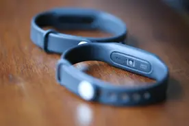 小米手环心率版  普通版“睡眠监测”功能对比实测图片