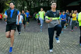 跑步时该如何摆臂，避免手臂累？图片