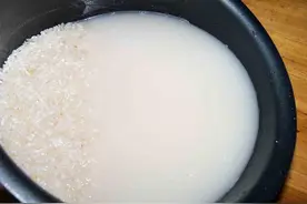 巧用淘米水小妙招 淘米水不要倒好处多着呢图片