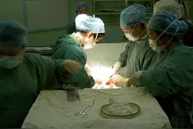 我详细的剖腹产生女全过程，实拍产房内生产的真实图片图片