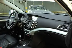 5万可买性价比最高家轿：长城C30不仅SUV造得好轿车更牛图片