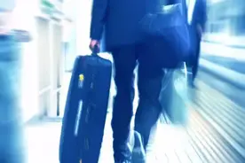 提醒 | 坐地铁赶火车赶汽车？先看看衔接地铁站的首末班车时间图片