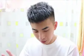 男生短发打理技巧，5步教你抓出好看的短发发型！视频封面