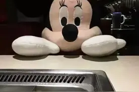 “方便火锅”威力这么大？中国留学生吃自热“方便火锅” 疑致美国一寄宿学校全员疏散！图片