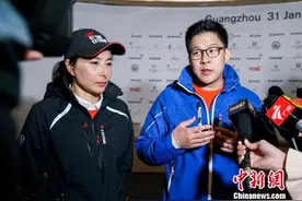 霍启刚郭晶晶在广州南沙上演帆船“对战”图片