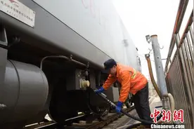 通讯：火车头里的“厕所革命”图片