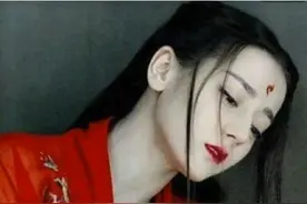 明星爸妈也是段子手：热巴被亲妈拉黑，这个儿子演坏人被妈妈嫌弃图片