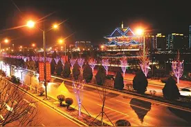 璀璨灯饰点亮龙城图片