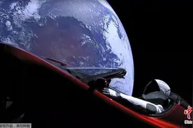 最强火箭重型猎鹰升空 特斯拉开启太空10亿年旅程图片