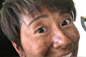 海清晒“黑脸白牙”搞笑自拍 被调侃“非洲清”图片