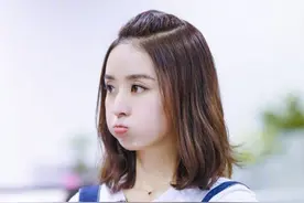 女星嘟嘴卖萌，赵丽颖似少女，邓紫棋难度太高图片