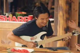 《漂亮的房子》忆美少年往事 冯德伦称吴彦祖抢戏图片