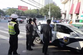 限驾让老赖寸步难行 丽水2万2千余名老赖上了黑名单图片