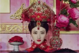 女星古装皇后造型大比拼，景甜热巴美如天仙，刘嘉玲来搞笑的吧图片