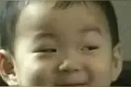 蹲厕所玩手机太久 年轻小伙居然长出“尾巴”！这个习惯让你从“头”伤到“脚”！图片