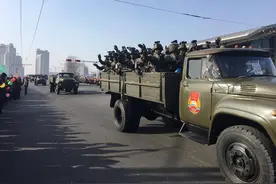 每日军情：朝鲜今日举行阅兵 俄称中国发动机导致俄护卫舰延期图片