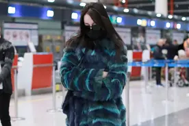 迪丽热巴宣布退出《跑男》双手抱胸疾走似“孔雀”图片