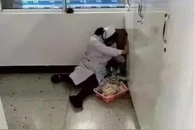 怀孕护士坐地工作照火了，但同行却哭了！是谁让天使负重前行？图片