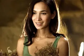 卢靖姗昔日情史被扒 半年前与法国男友合拍婚纱照图片