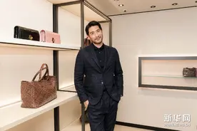 高以翔格纹西装帅气亮相 展现暖男笑容杀图片