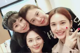 杨丞琳和4inlove重聚 粉丝集体喊“妈”惨遭催婚图片
