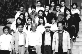 盘点北影史上最全明星班级毕业合影，这几位竟然是同学？图片